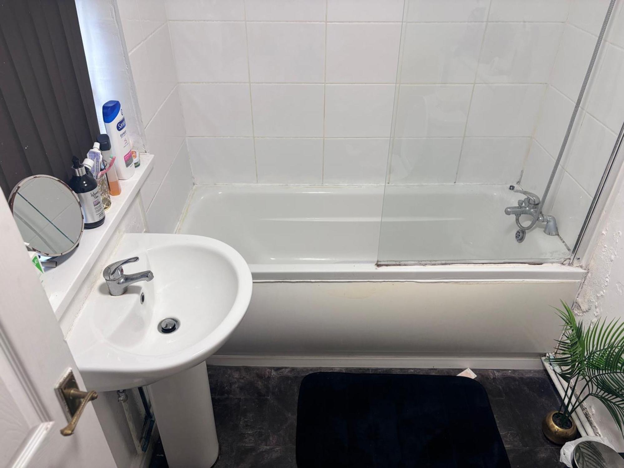 Lovely Room Within 5 Mins Walk To Stoke Train Station With Double And Single Room Zewnętrze zdjęcie