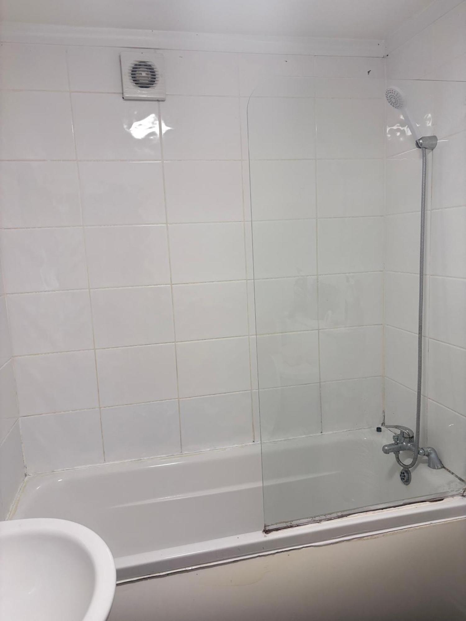 Lovely Room Within 5 Mins Walk To Stoke Train Station With Double And Single Room Zewnętrze zdjęcie